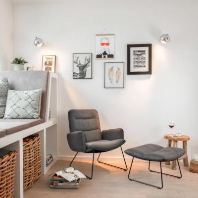 ARVA LIGHT LOUNGE fotelj in tabure